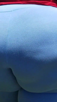 Je Marche Dans Mon Pantalon Bleu