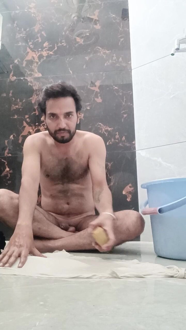 Rajasthani-old-lover: Indian Desi Man in Bathroom