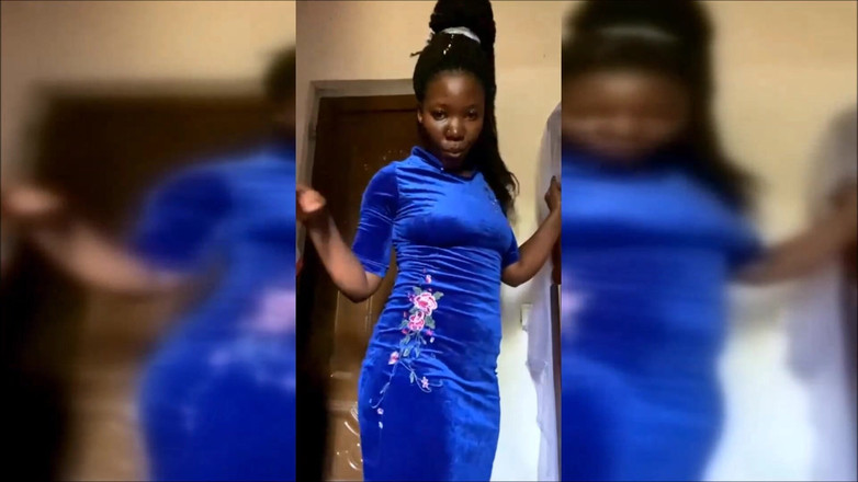 African Beauties: Gioco con il mio buco del piscio