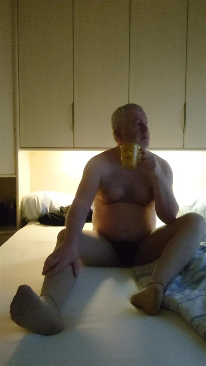 Carmen_Nylonjunge: Nylonový Kluk Vám Přeje Mrazivé Ráno