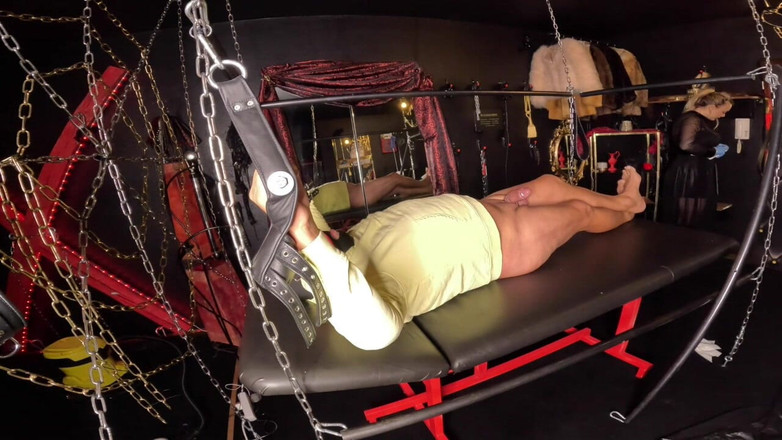 Queen_of_BDSM: 我会冻结你没用的蛋！