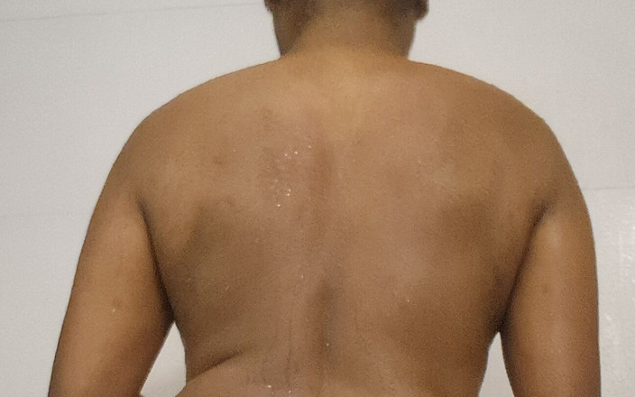 Indianexhib: Esibizionista indiano nudo in una strada pubblica di città