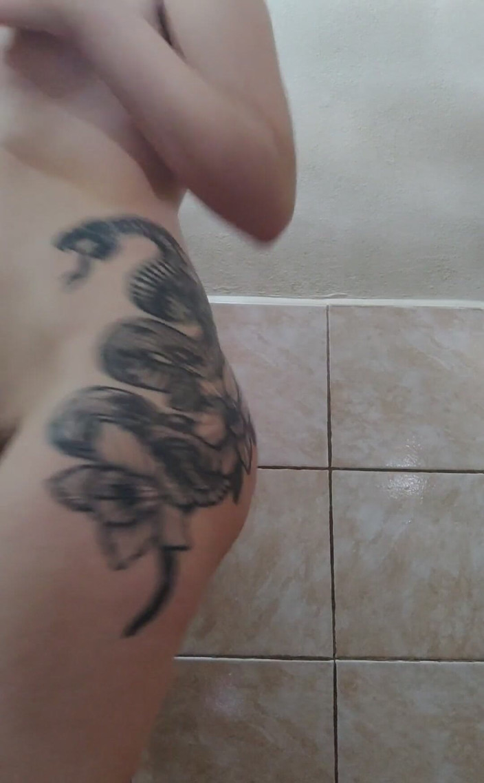 RavenHearth666VIP: Me quito la ropa.