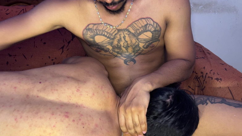 deepthroatec: Tetování S Rovnou Vergon Černou Šuká Mi Pusu a Zadek Bez Kondoseda