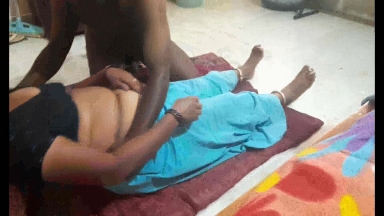 Desi mature: Lồn dì Rupa đụ bạn thân nhất của cô ấy