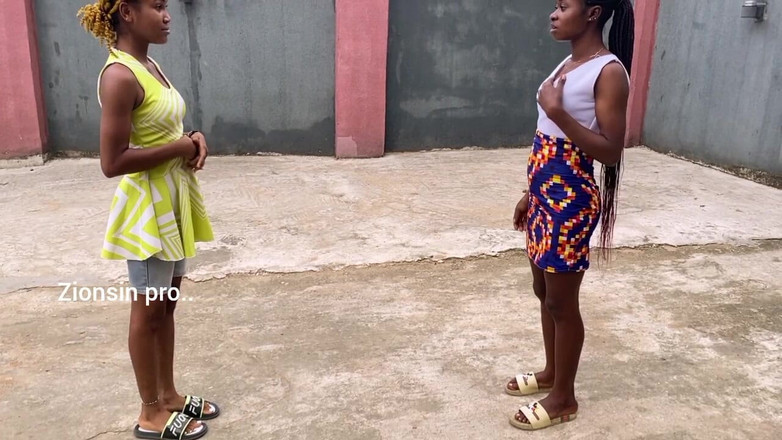 Zion: 非洲女同性恋情人在户外玩本地游戏