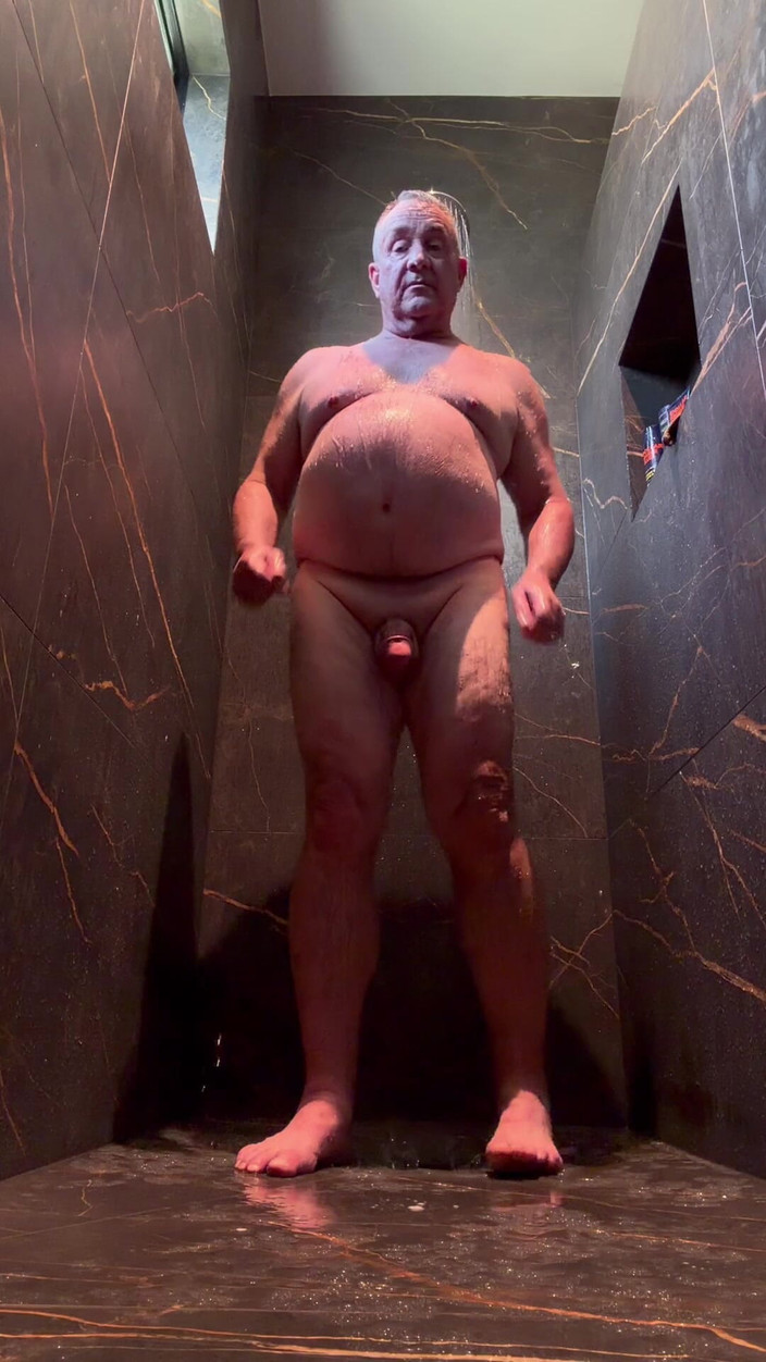 GottaLuvBB: Papai brincando no chuveiro