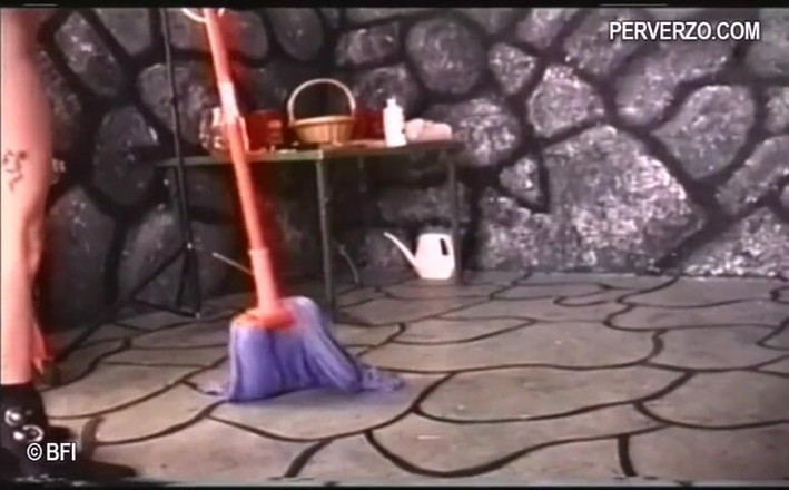 House of lords and mistresses in the spanking zone: BDSM 치료를 받는 수줍은 여자