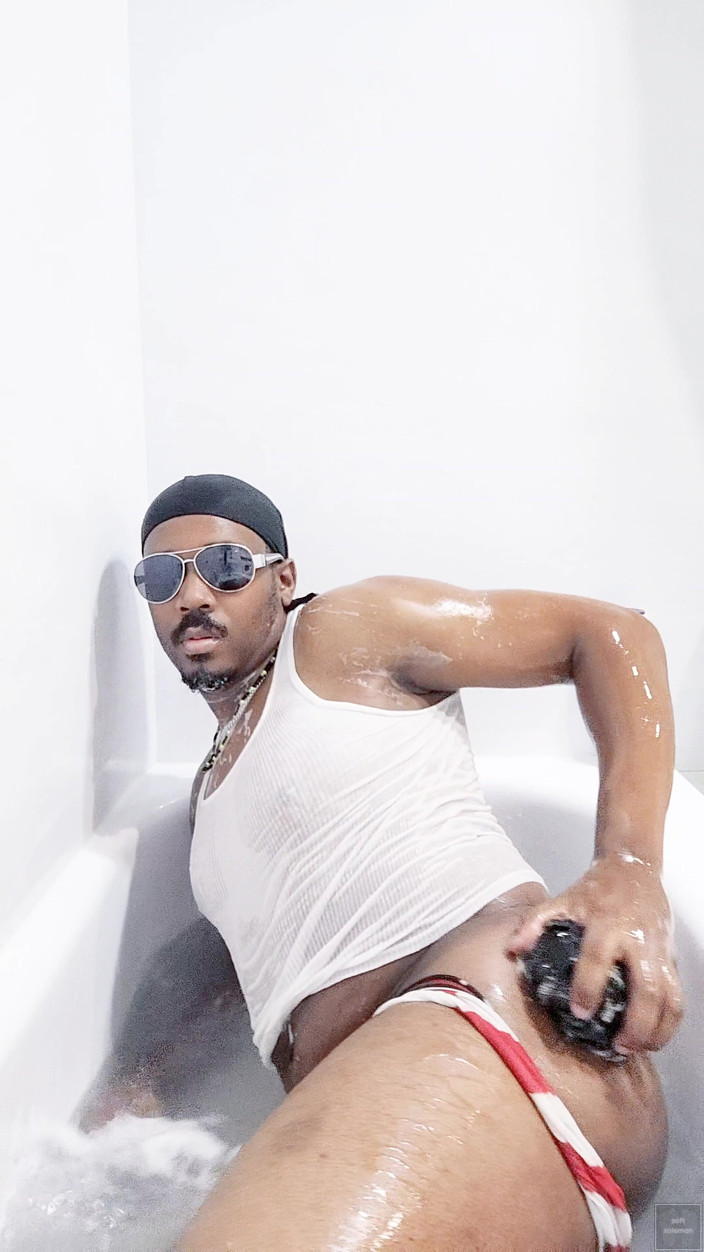 Soft Soleman: Mi lavo il corpo in bagno (3) (2025)