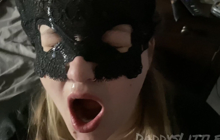 DaddysLittleSluts: První video manželky! Prosí o výstřik na obličej