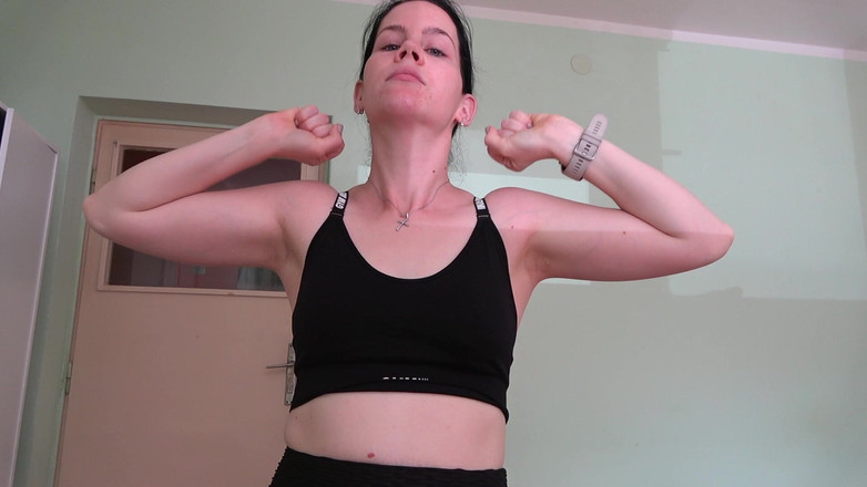 Anna Sky: Анна робить ранкові вправи