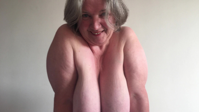 Chris44G: Chris44g - pesados pechos colgantes