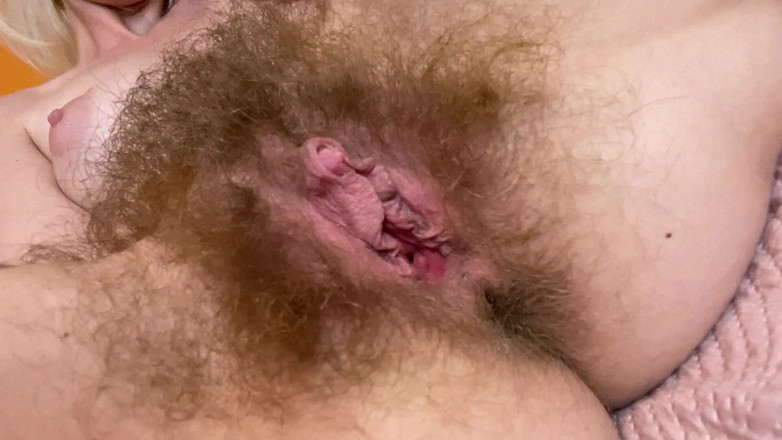 Cuteblonde666: 大きなクリトリスけいれんと遊び猫ぽっかり巨大なブッシュブロンド