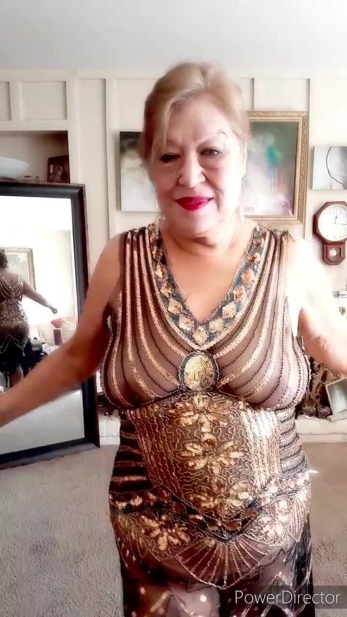 Zilah Luz: Dans Striptease 71 år gammal latina med hårig fitta