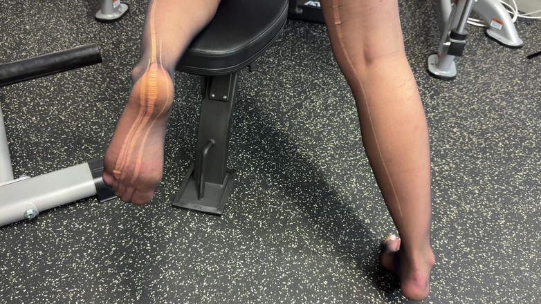 DINA LIGHT: Şehvetli güç: topuklu spor salonu