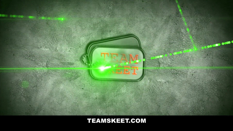 Team Skeet: สาวรุ่นร้อนๆ มือใหม่ ชิชิ เมดิน่า โดนแฟนจับได้ตอนช่วยตัวเอง แล้วโดนเย็ดแรงในห้องน้ำ
