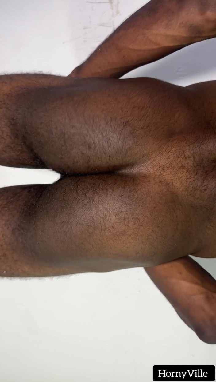 HornyVille G: 大きなチンコを撫でて