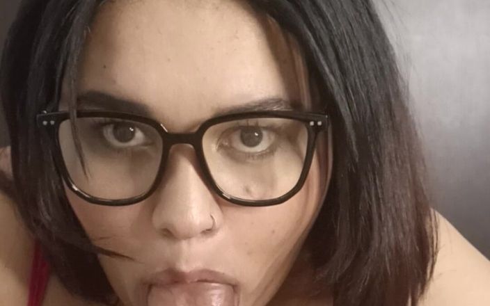 Miia Foxxy: Horny Latina Eats a Big Cock