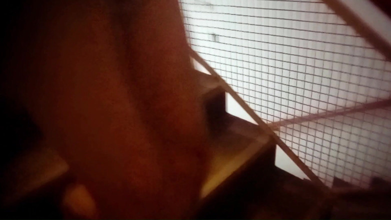 Alan Long: मेरी पैंटीज में इमारत की सीढ़ियों के नीचे जा रहा हूँ!