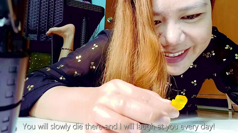 Queen Aurora: 잔인한 거인