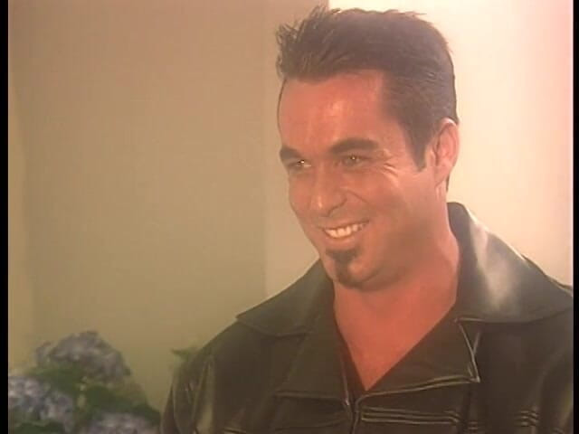 Old Good Porn: Wspaniałe brunetki biseksualne dziewczyny dostają swoje cipki nadziewane jednym szczęśliwym...