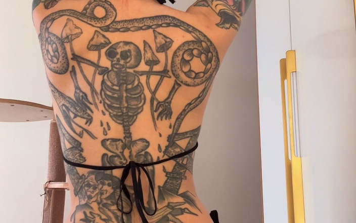 TattoedGirl666: 새 란제리의 귀염둥이