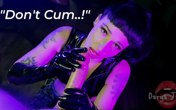 Darya Jane: Латексні рукавички мастурбують і невдалий зворотний відлік сперми