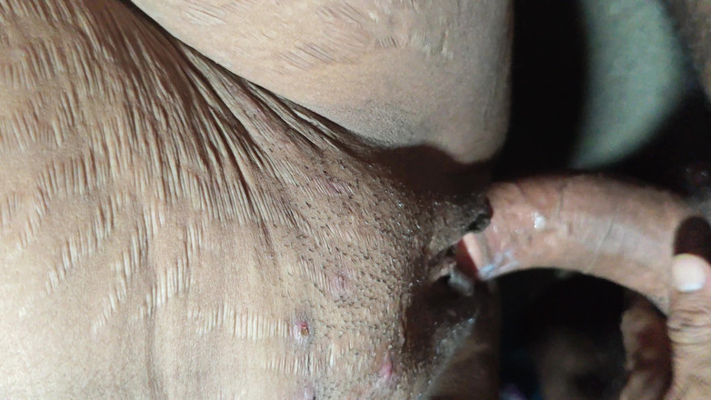 Village sexy couple Video: Indisk het vacker styvsyster tight fitta knulla XXX, indisk söt...