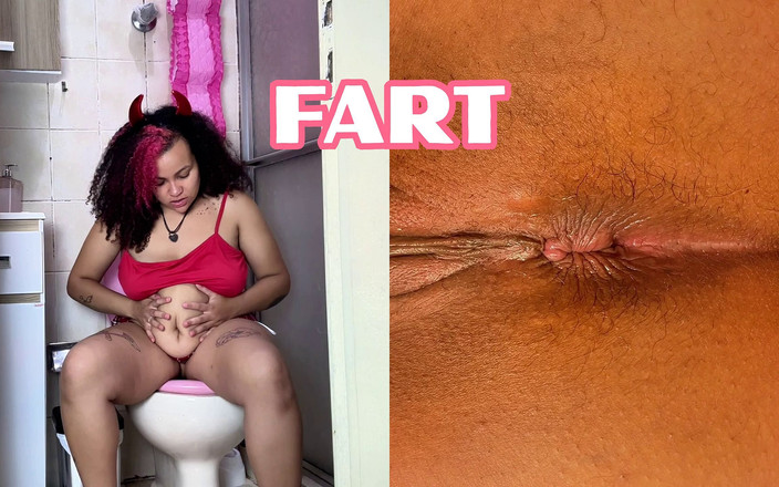 Cutiepiie Chubby: 할로윈 파티 후 가스가 많은 비 - 화장실 POV 방귀와 후장 클로즈업