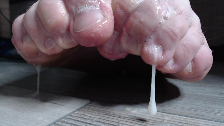 Hunky time: Feet and Drool