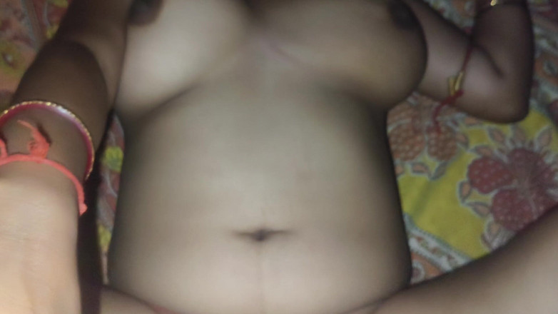 Angelmona: Distracție completă cu iubita acasă