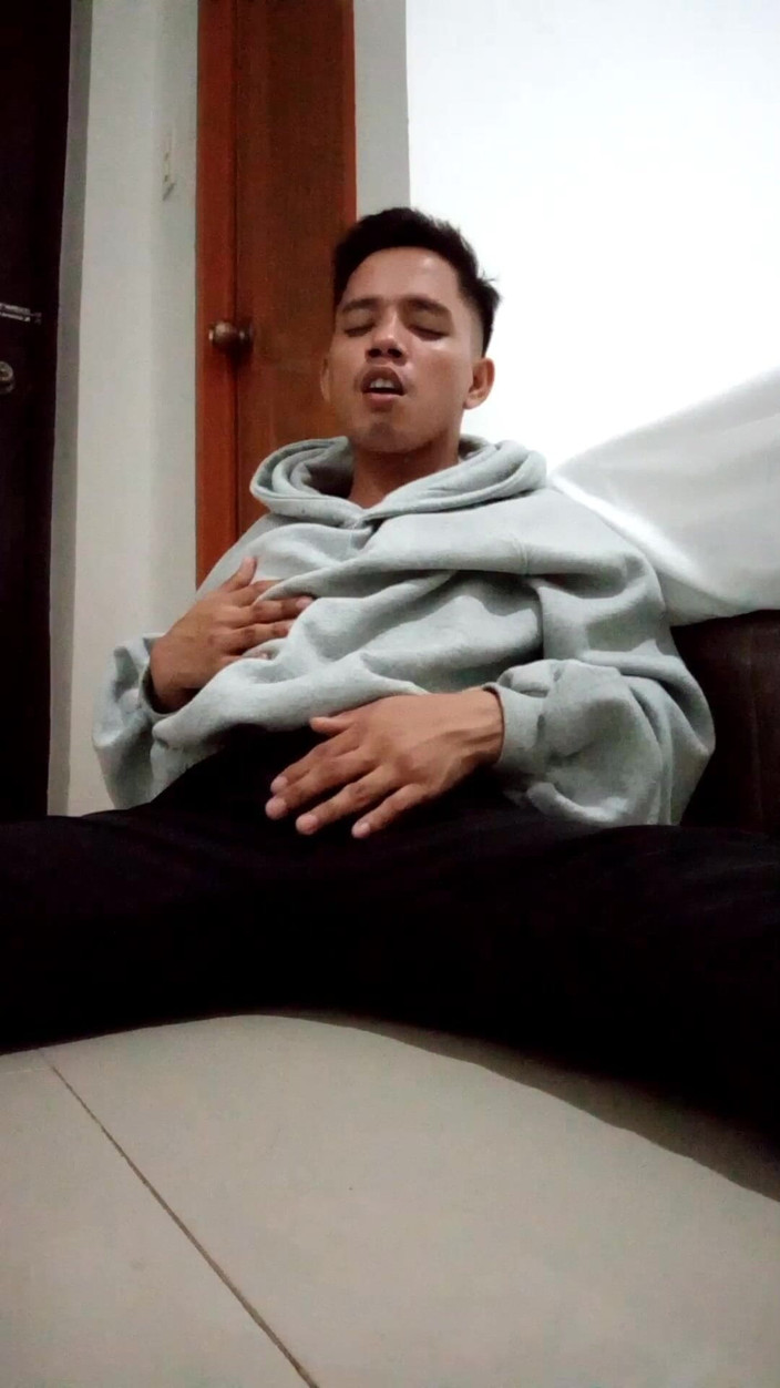 Rent A Gay Productions: Top châu Á siêu gợi cảm đang thủ dâm con cu to...