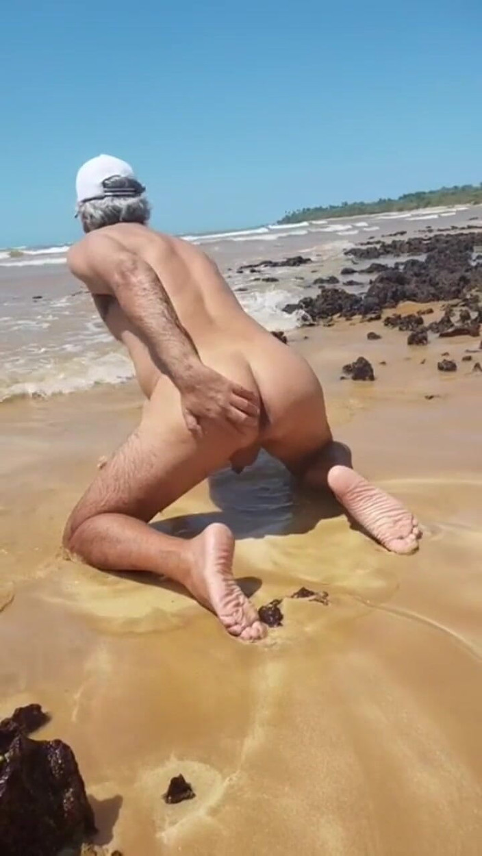 Ladysilvas: Ladysilva plajda çıplak