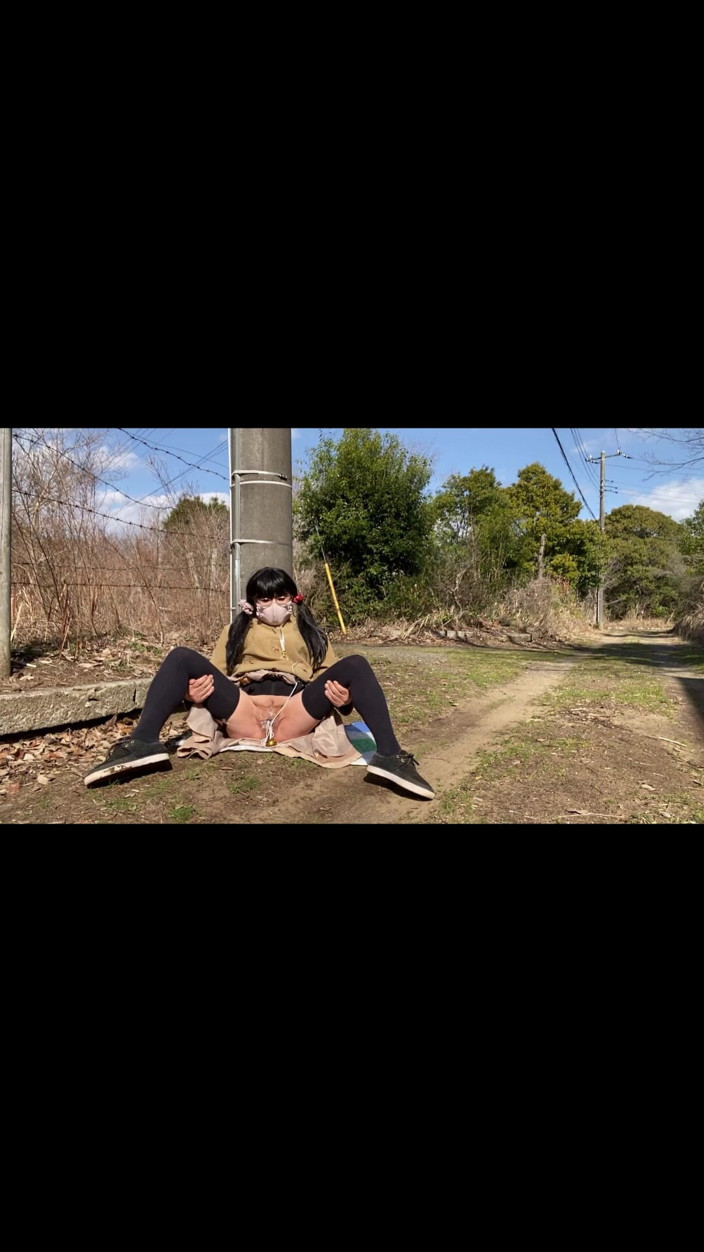 megu2002: No.134 Tacky Pussy-exposing Walk