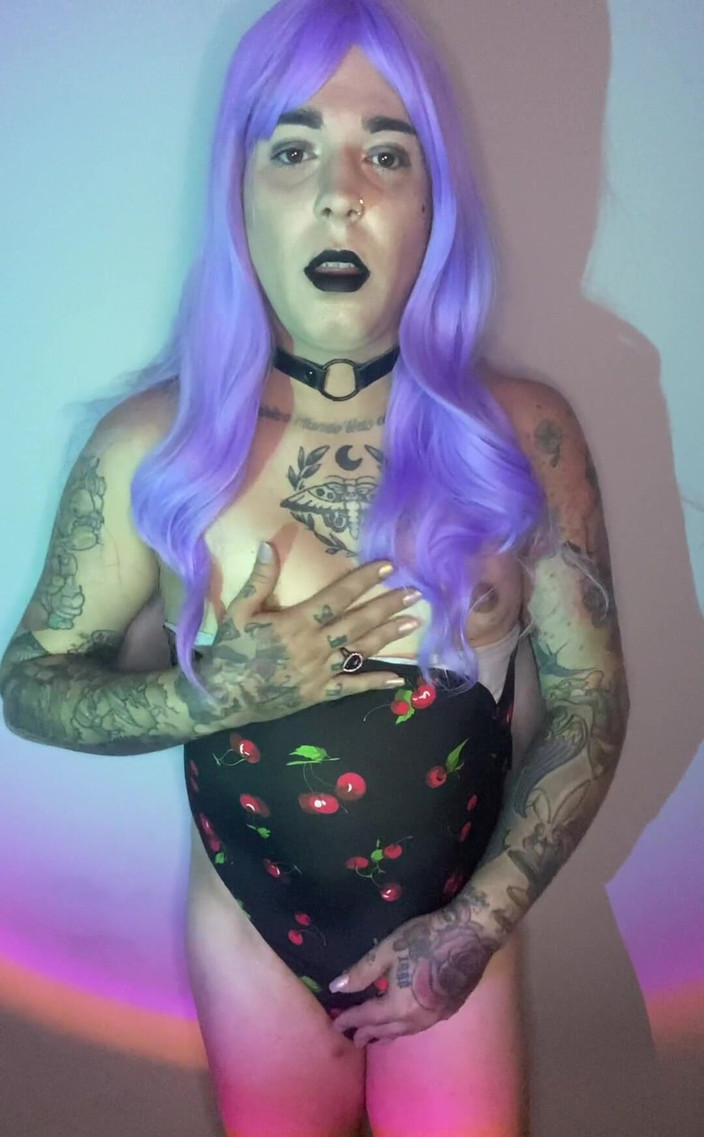 EmmaInkTrans: Potřebujete právě teď někoho, kdo si se mnou bude hrát