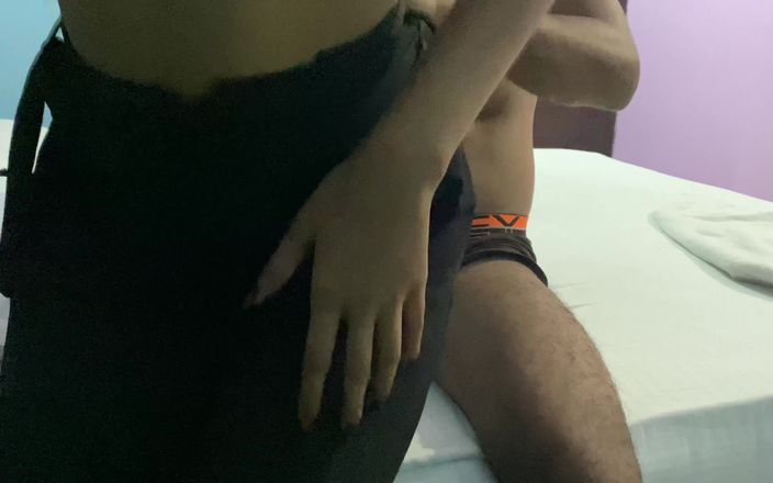 Ronnie_xxx: देवर ने भाभी को बिस्तर पर फेंक दिया और उसकी चूत चोदी