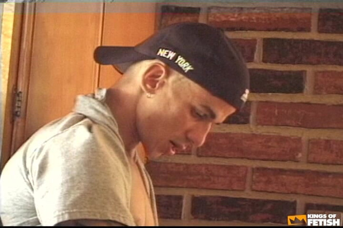 Gay Diaries: Muskulöser typ knallt einen twink mit engem arschloch auf dem...