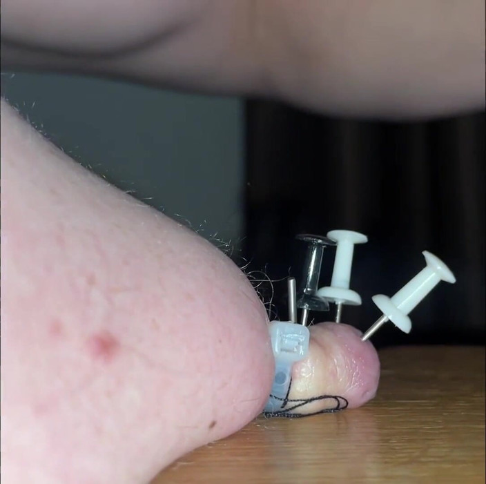 No limit cbt slave: Thumtacks bị thương