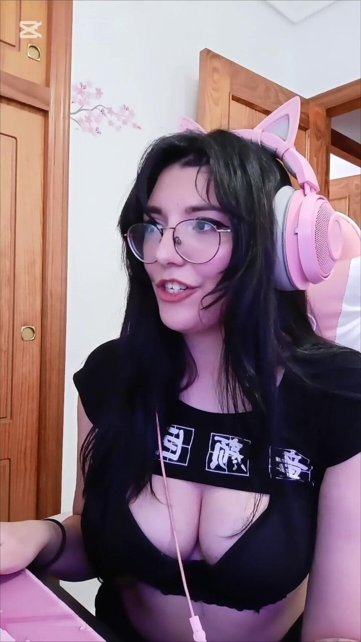 Softbrattypuppy: Egirl Gamergirl vous fait cocu