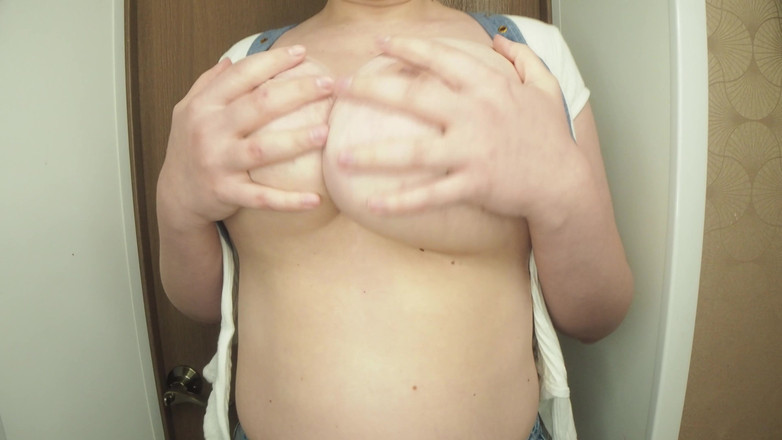 BustyVic: Aku muasin memekku pakai gunting sampai toketku mucrat