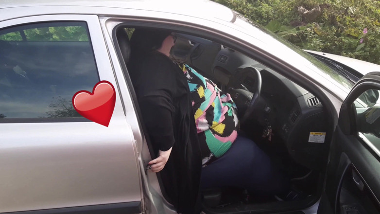SSBBWLadyBrads: BBW SSBBW struggles to fit in car + bloopers