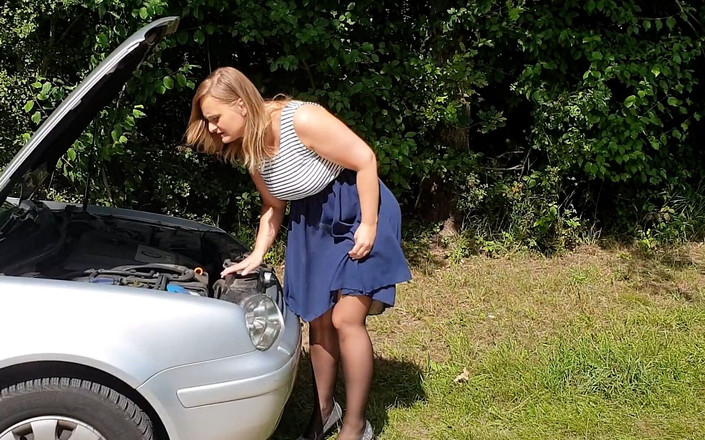 Lina Mila: Wtf!!! Usada durante a quebra do carro e fodida em...