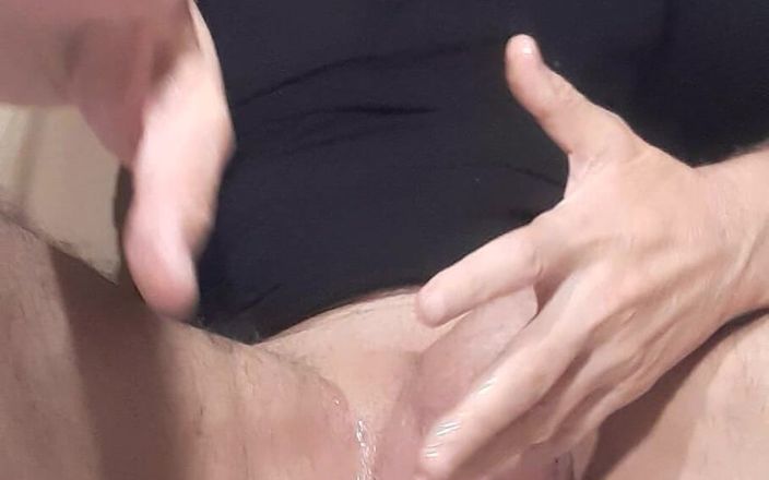Big uncut hard cock: Fuente corrida gran carga cum sin enormes bolas grandes