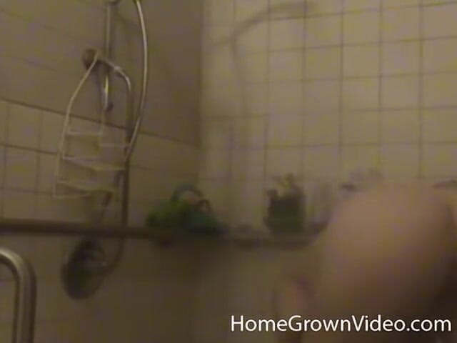 Homegrown BBW: Fun after shower with glow in the dark toys