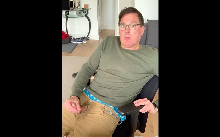 TJenner: Intenso orgasmo e gozada em casa, gozadas, boxeadores e jeans...