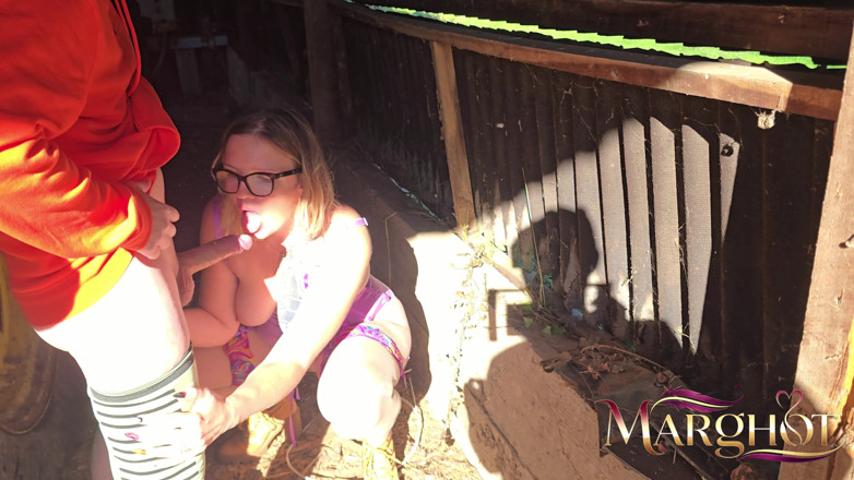 Sexymarghot: Dreier auf der Farm: Der Nachbar landet bei mir vor...