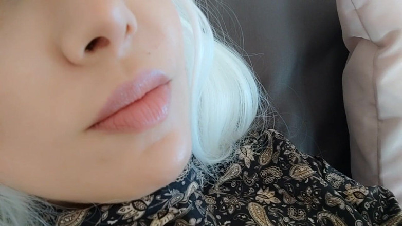savannahamatoriale: I have to burp! I open my mouth and ...