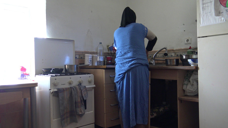 Souzan Halabi: Homemade Hard Fucking Arab Wife in Kitchen