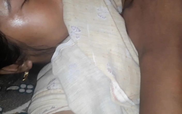 Uttar dinajpur: Hete Desi village Bhabhi 's nachts stiekem geneukt