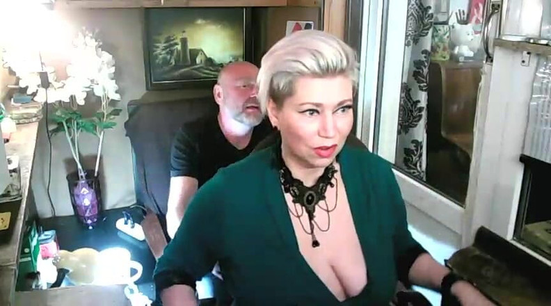 AimeeParadise: Esposa puta à venda